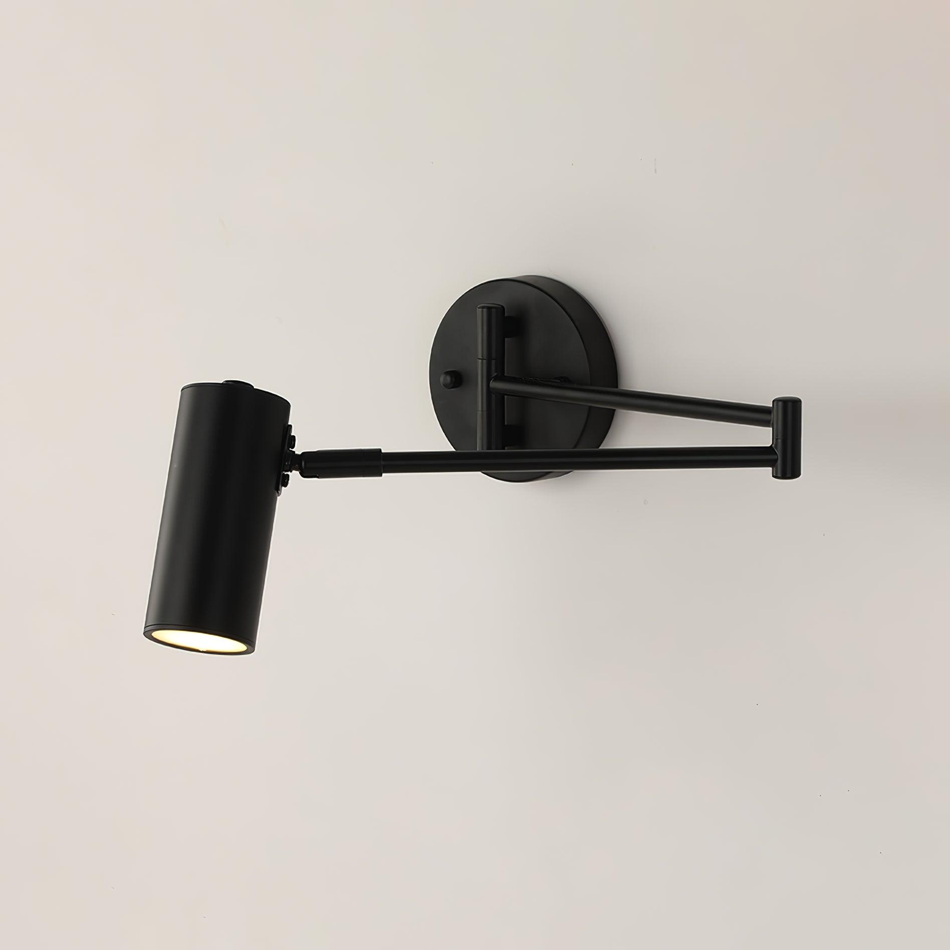 Justerbar svingarm vägglampa