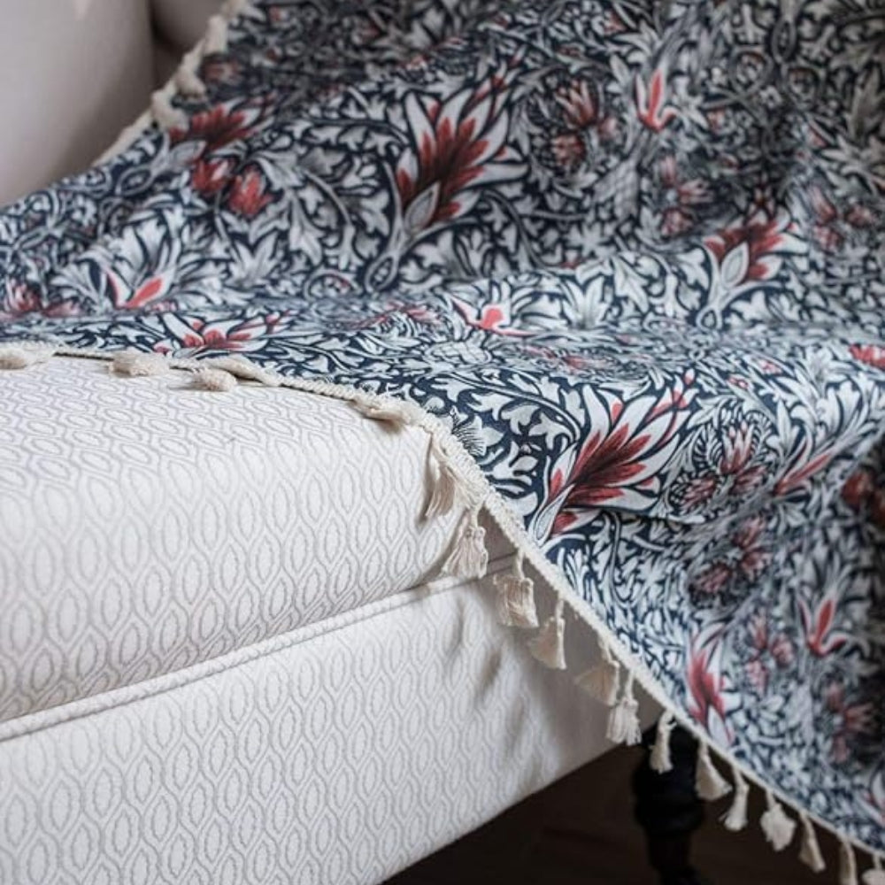 Tisteln Ebonleaf Floral Tapestry Gardin