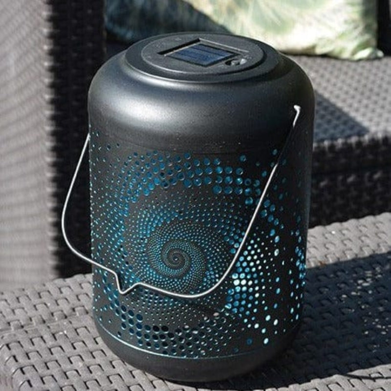 Carvallo – Stilren solcellslampa med cylinderdesign och omgivande utomhusbelysning