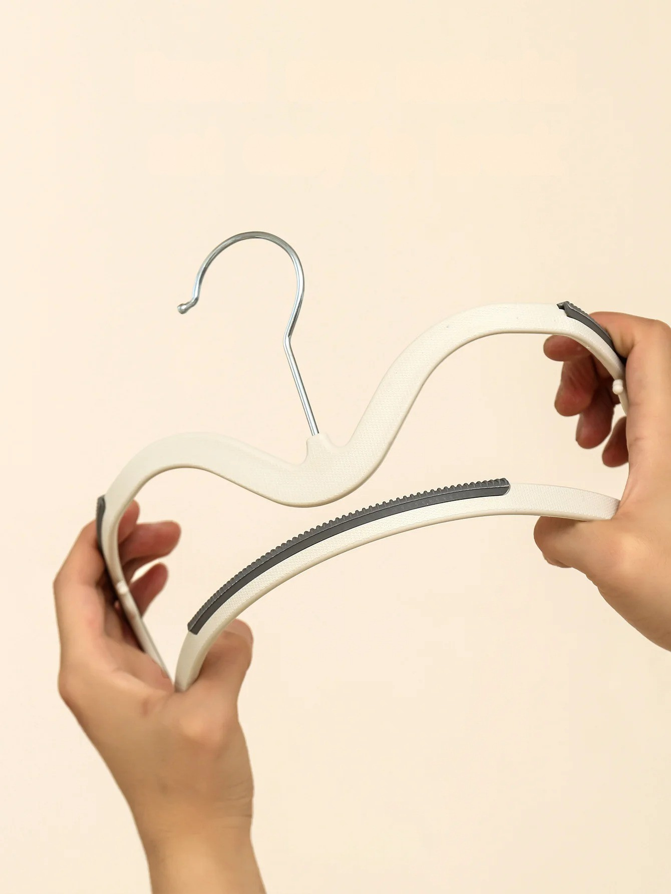 HangWise Hanger – Utrymmessparande Halka-av Klädhängare i Plast