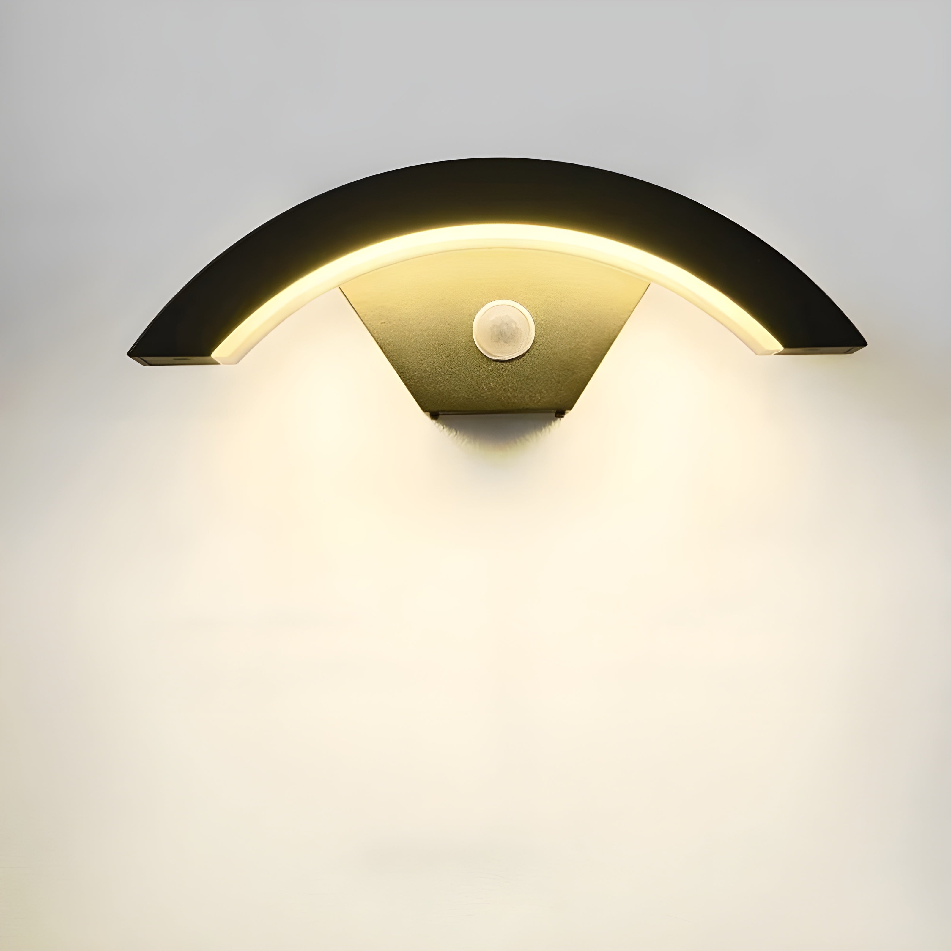 SafeGlow Light - Vattentålig LED-vägglampa med människodetektering