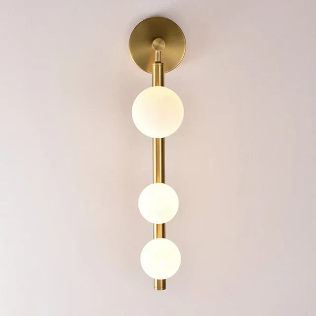 GoldenSphere - Modern Guldvägglampa med Glasbollar