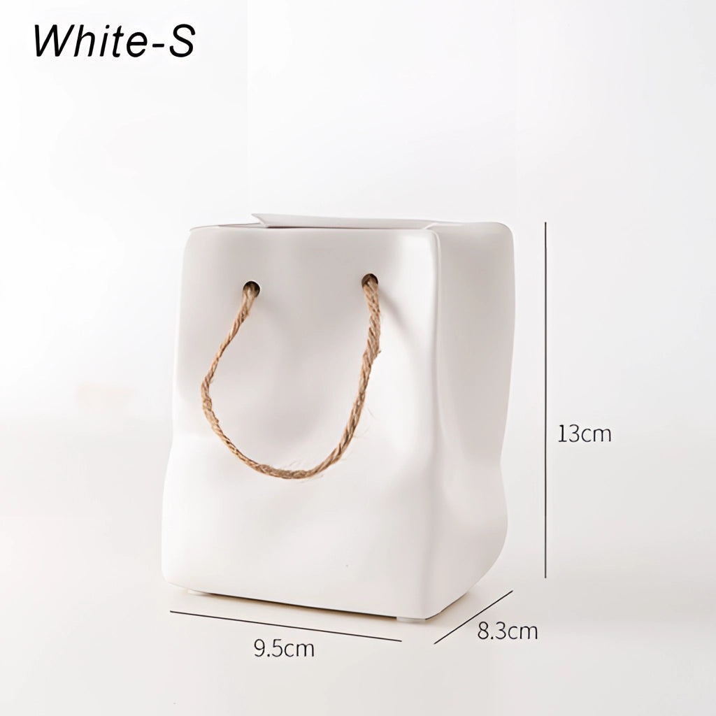 Tidlösa keramikvasdesign i stil med en shoppingkorg – Elegant vas för torkade blommor