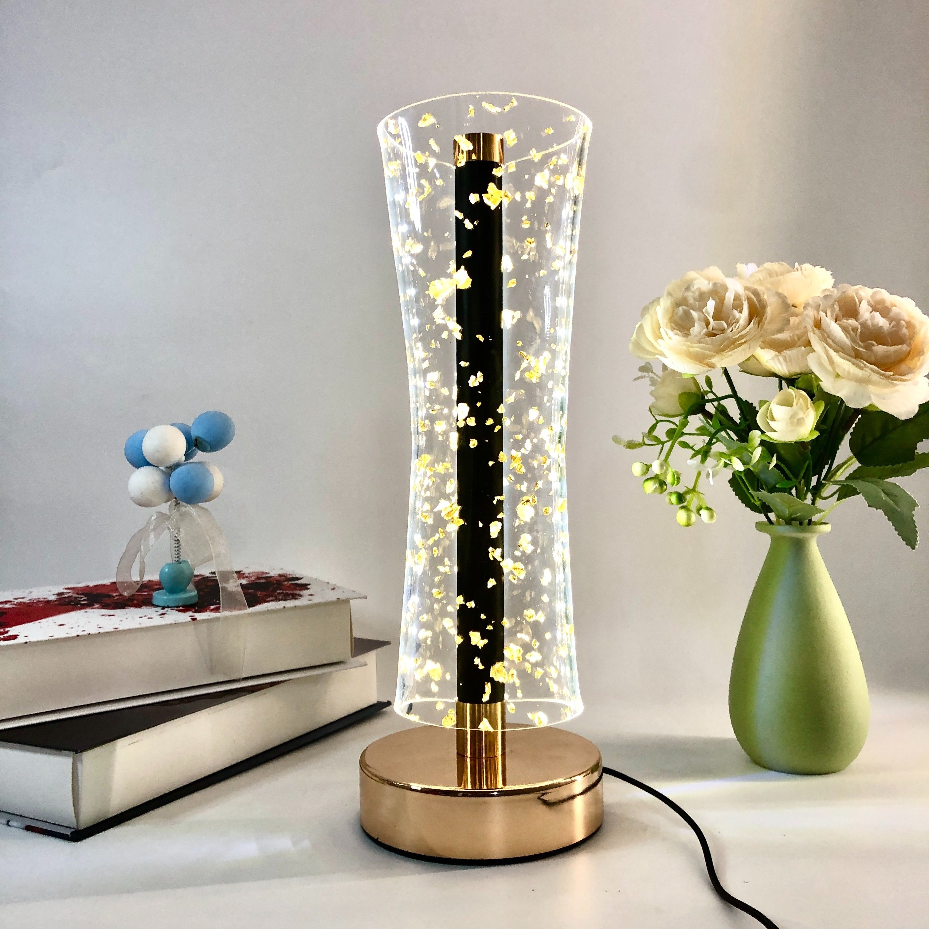 LumiAcryl - Modern Akryl Bordslampa med Guldfolie och 3-Färgers Dimbar Belysning, USB-Drevna