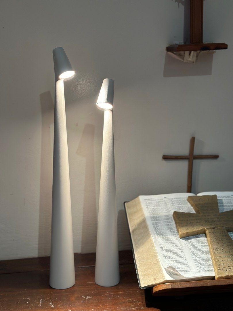 Bordslampa Modern Röd Metall LED Ljus