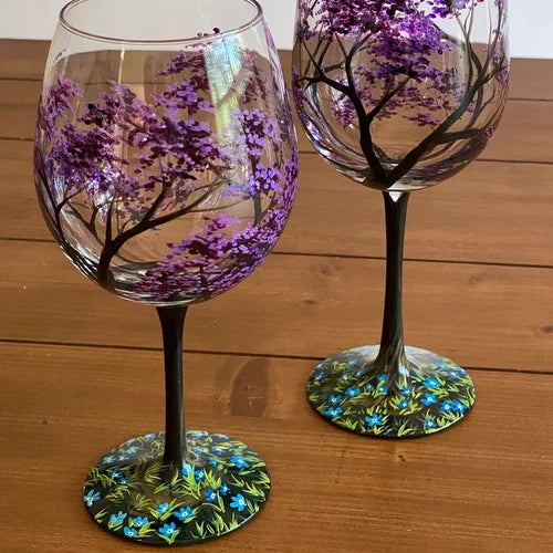 NatureVista – Handmålat glas med intrikata trä- och blomsterdesign