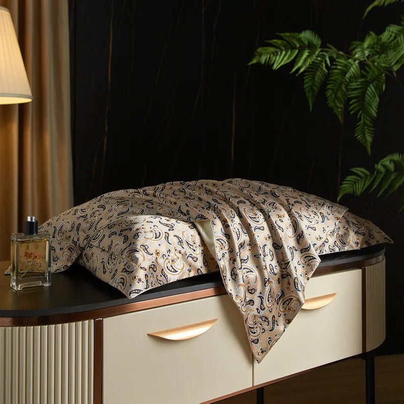 Caressence – Kuddöverdrag av mullbärssilke för lyxig sömnkomfort