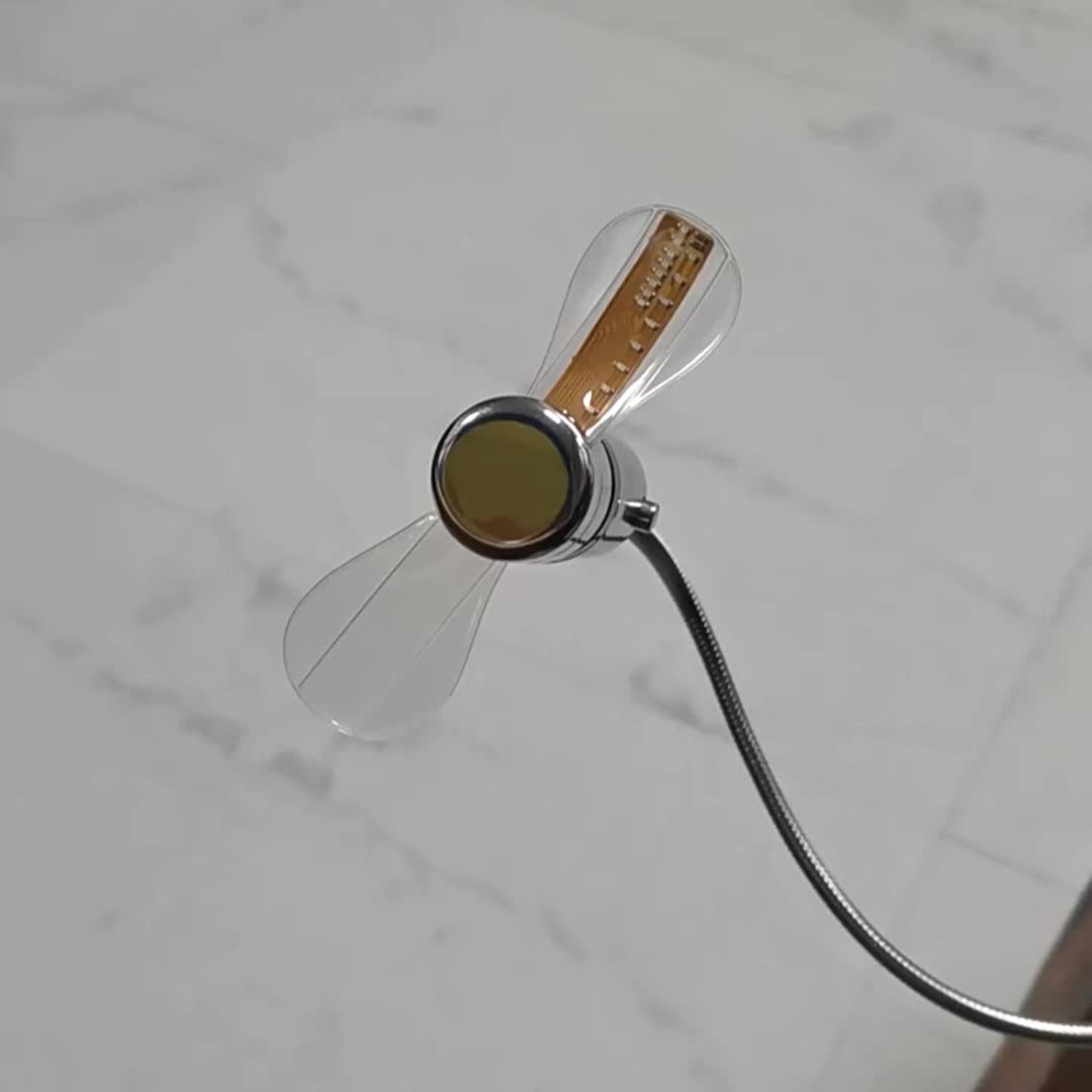 Bärbar USB LED Klockfläkt med Tidsvisning