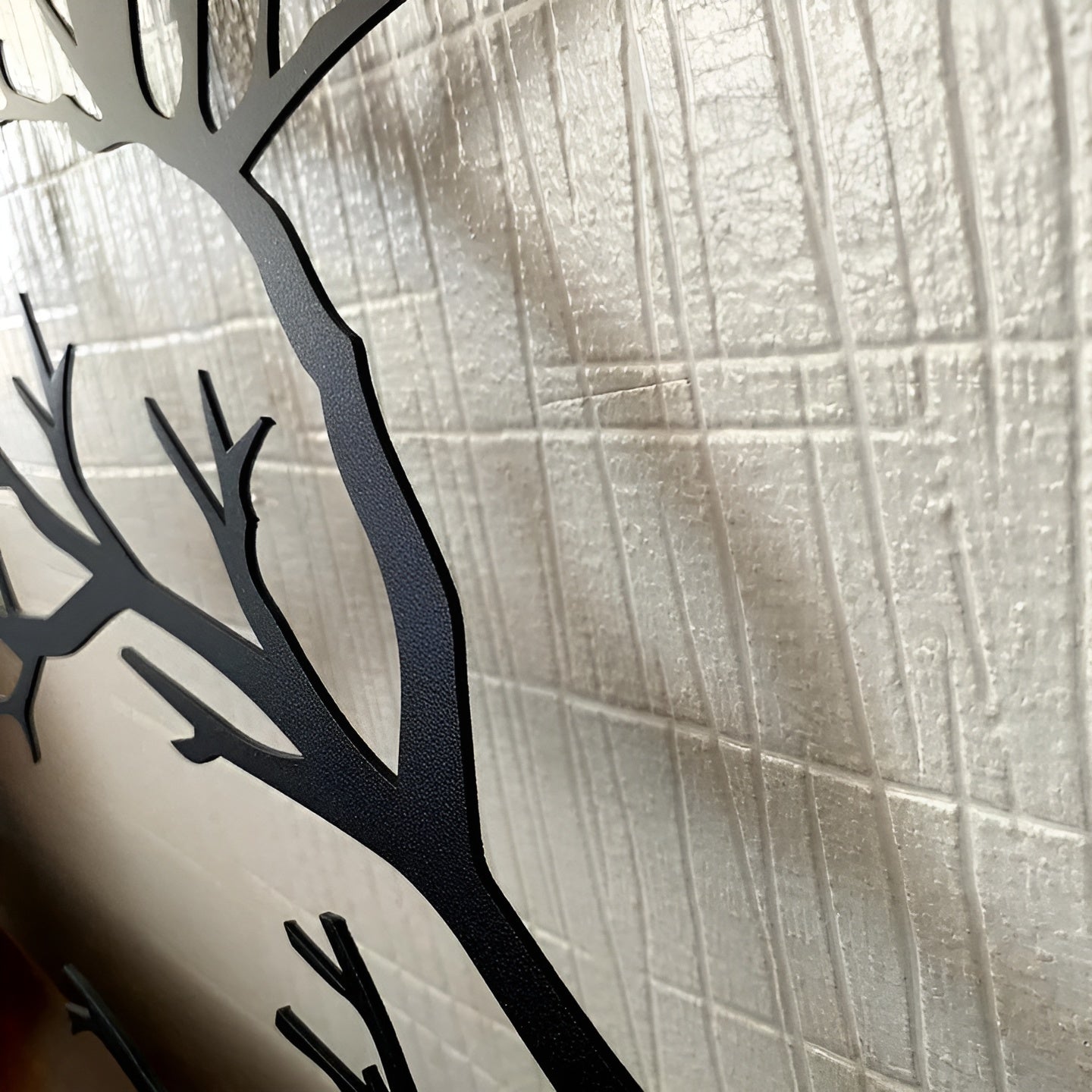 Metallväggdekor med fåglar på gren – Modernt & Klassisk design för hemmet