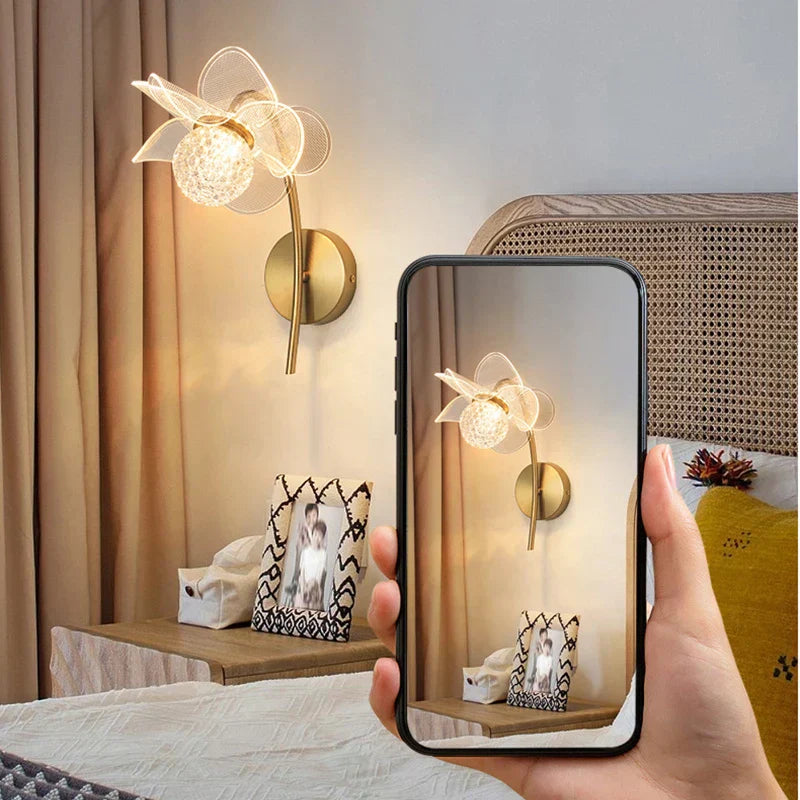BloomGlow - Modern Blom Vägglampa med LED Belysning