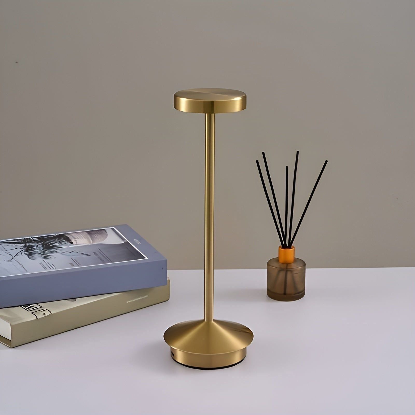 Tarion Lampa - Trådlös Touch-Type Bordslampa