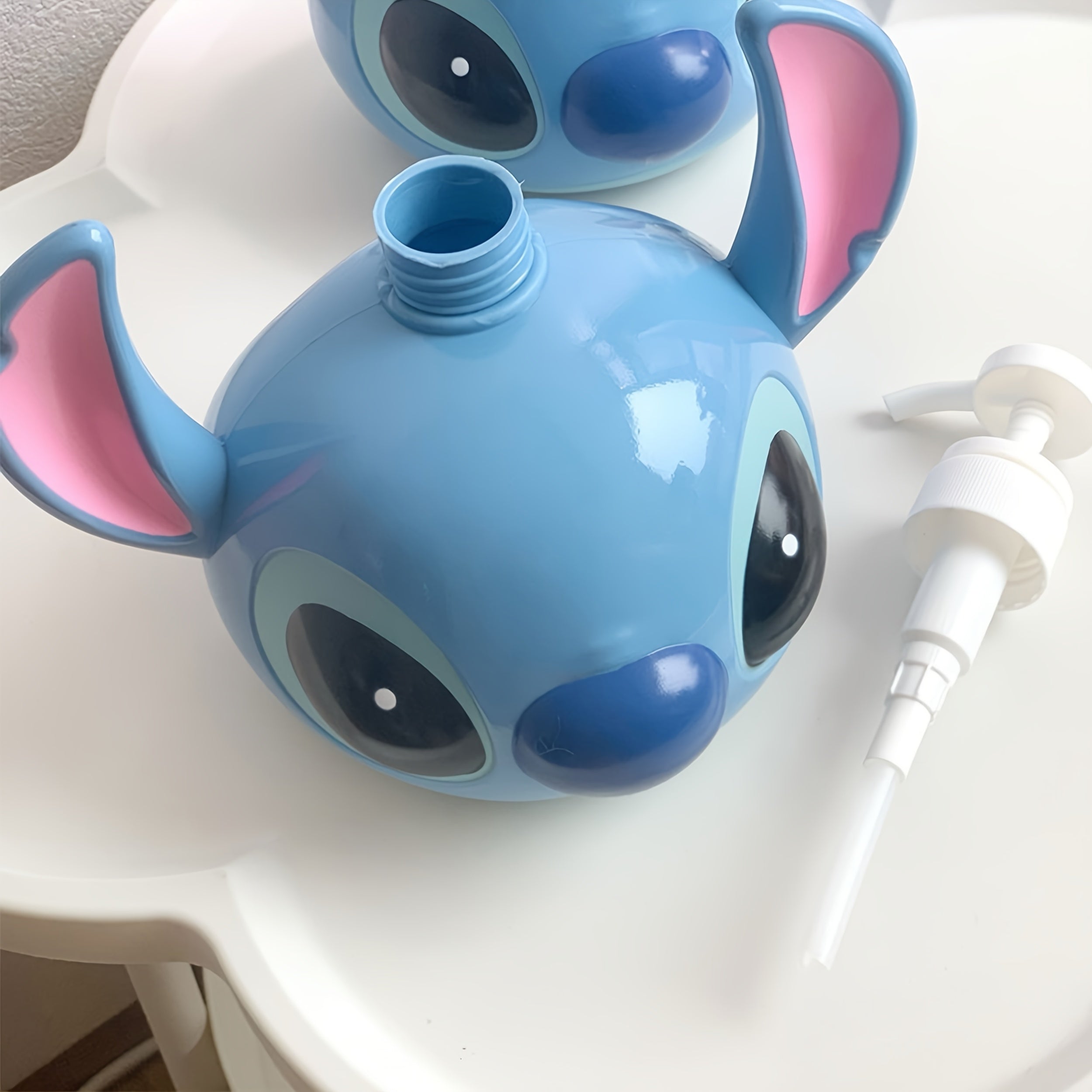Disney Stitch PVC Schampo Dispenser – Perfekt för Badrum och Kök