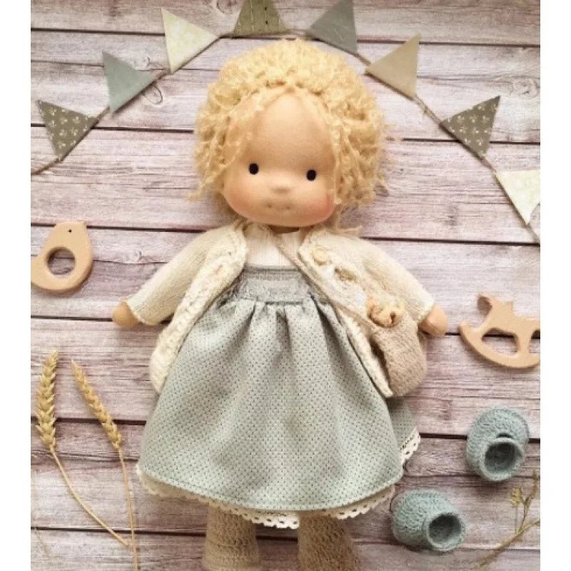 ELORA – Handgjord Waldorf-docka i bomull