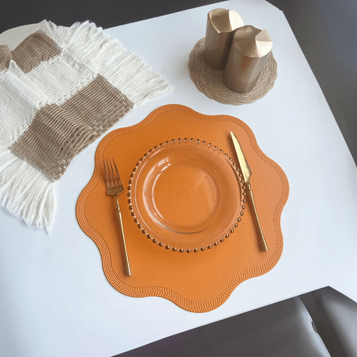 Faux läder blomformade bordstabletter för stilfull matlagning