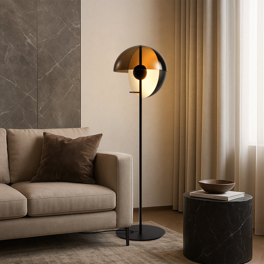 Neralith Soma | Golvlampa i glas med elegant ljusspel
