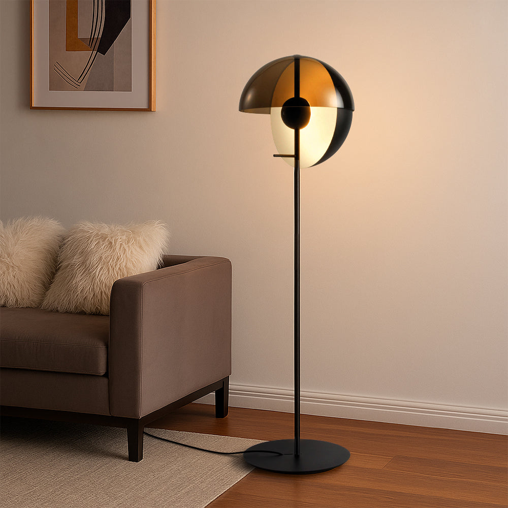 Neralith Soma | Golvlampa i glas med elegant ljusspel