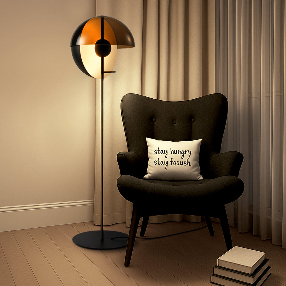 Neralith Soma | Golvlampa i glas med elegant ljusspel