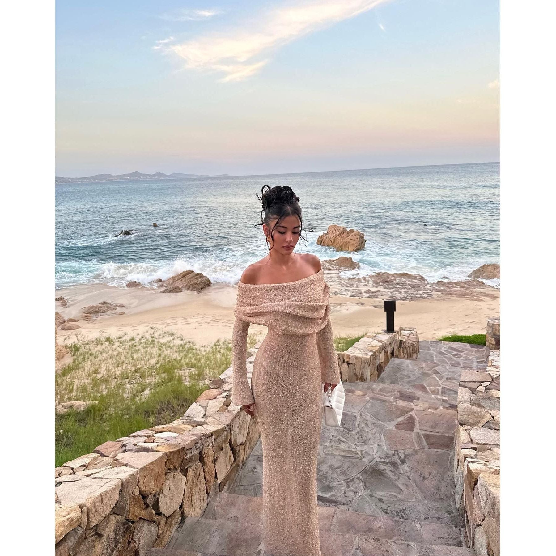 Anika Dress - Elegant bodycon knit dress with off-shoulder design