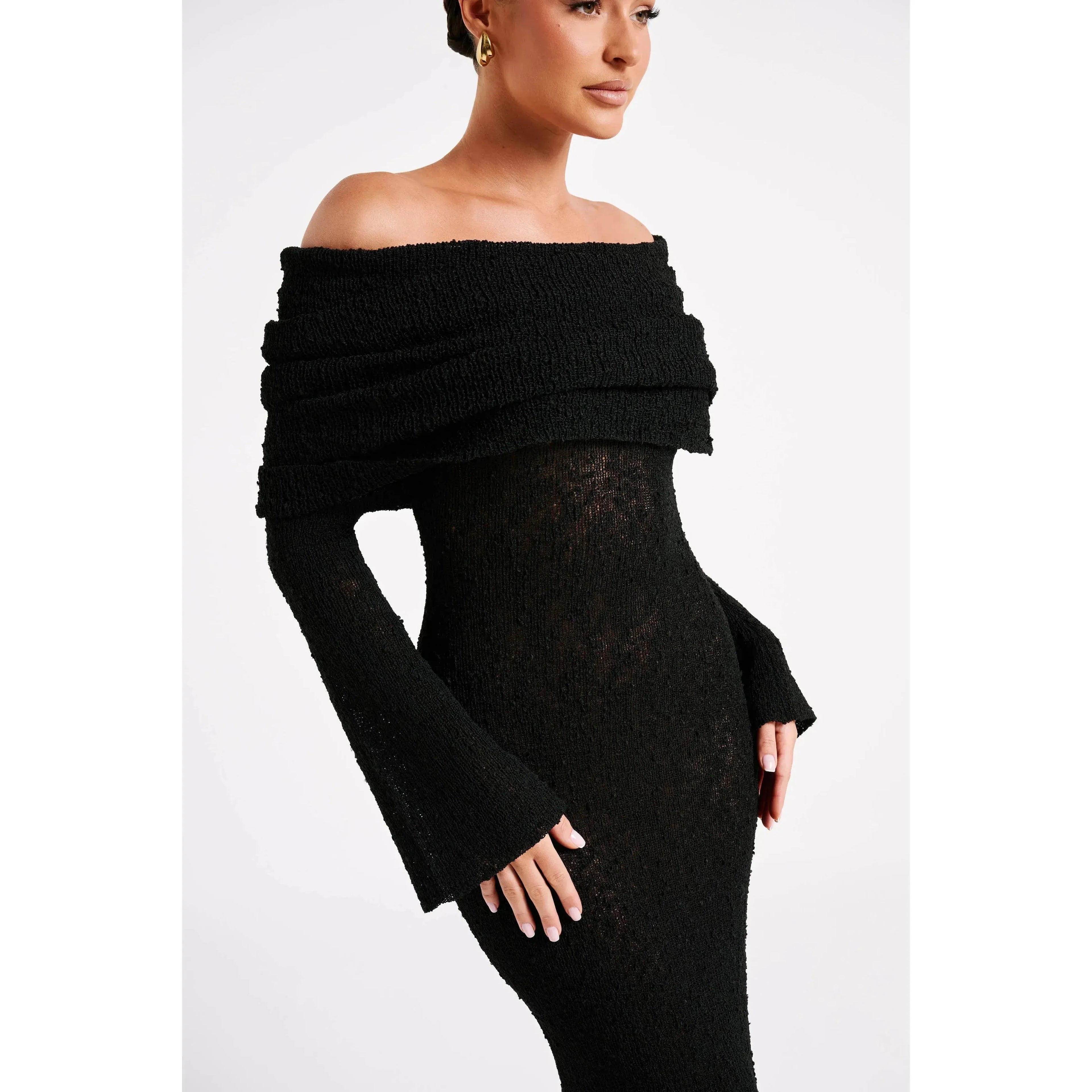 Anika Dress - Elegant bodycon knit dress with off-shoulder design