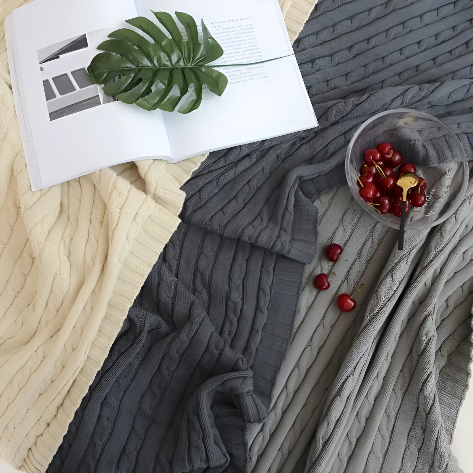 Stickad bomull enfärgad pläd för mysigt bekvämlighet