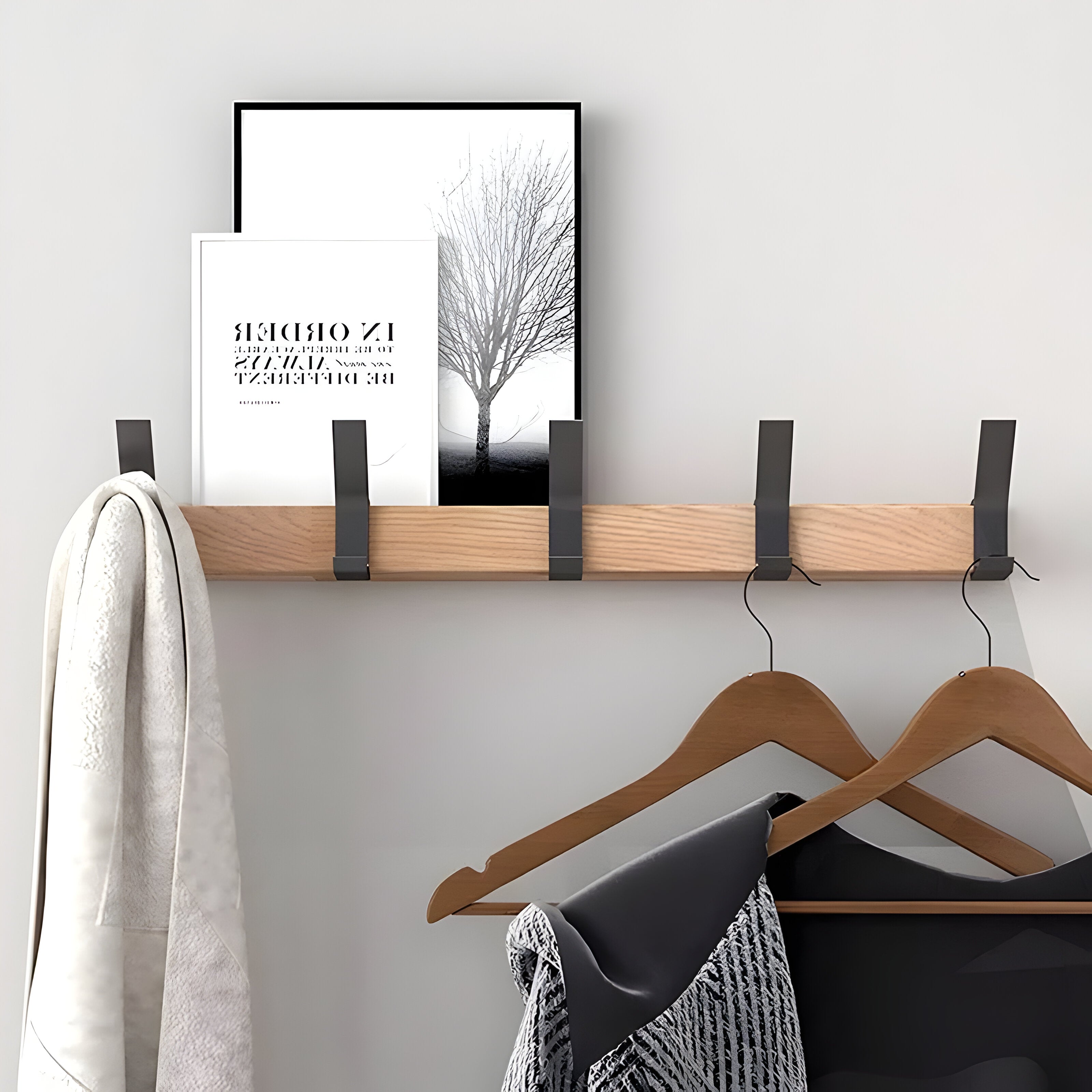 ModiPerch Hook - Vägggarderobsstativ med 5 rörliga krokar