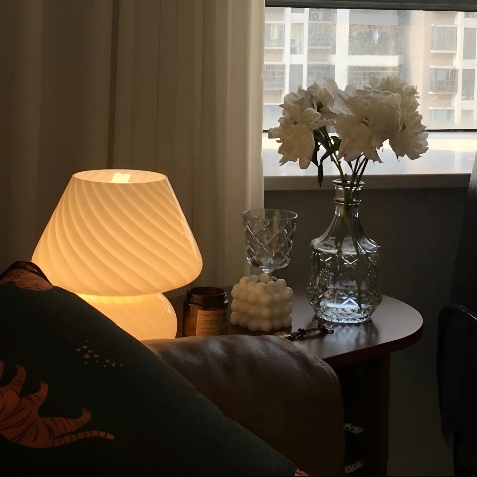 BedsideAura Lampa - Dekorativ Glasbordslampa