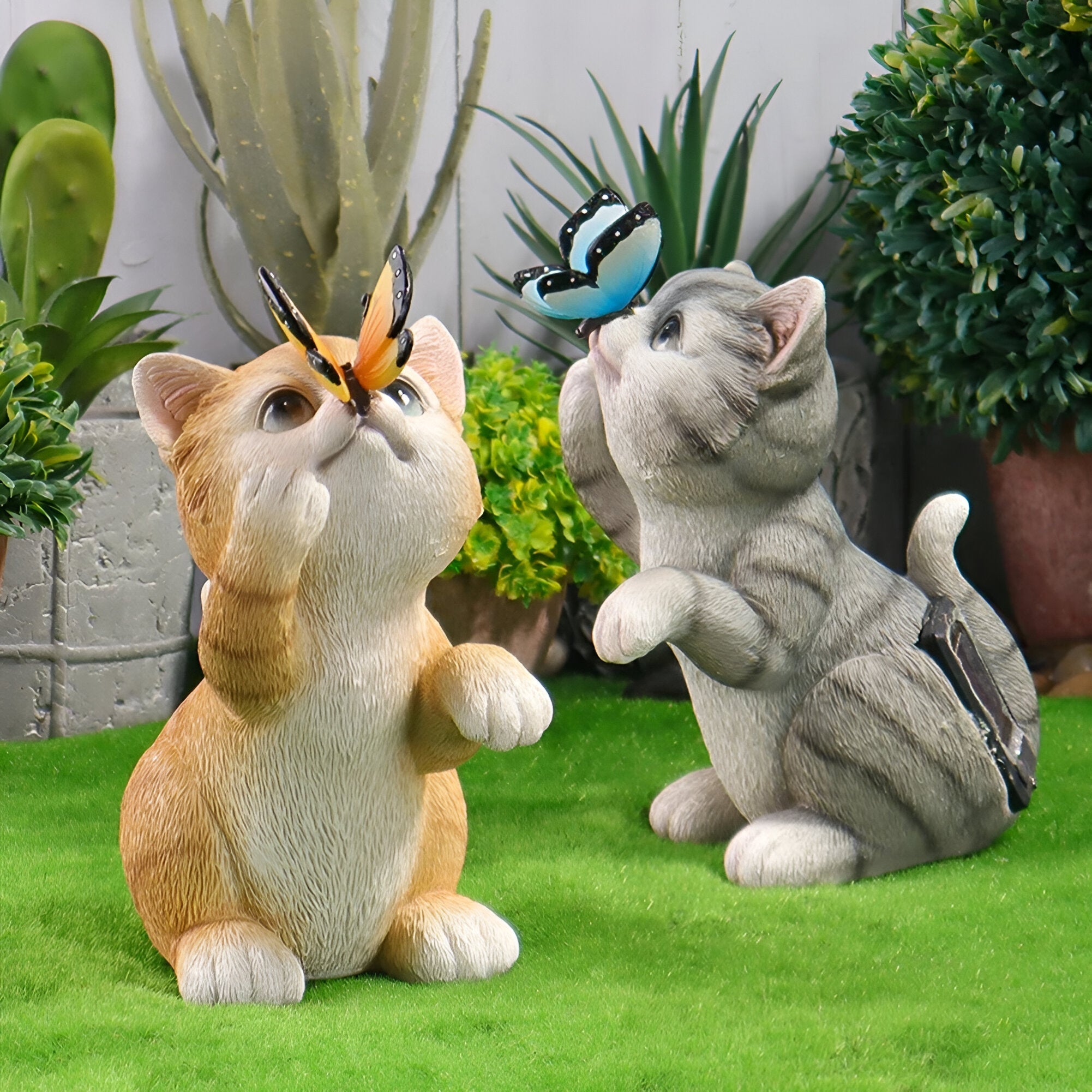 MoonlitPaws Light - Solarbatteridriven kattstaty med fjärilsbelysning