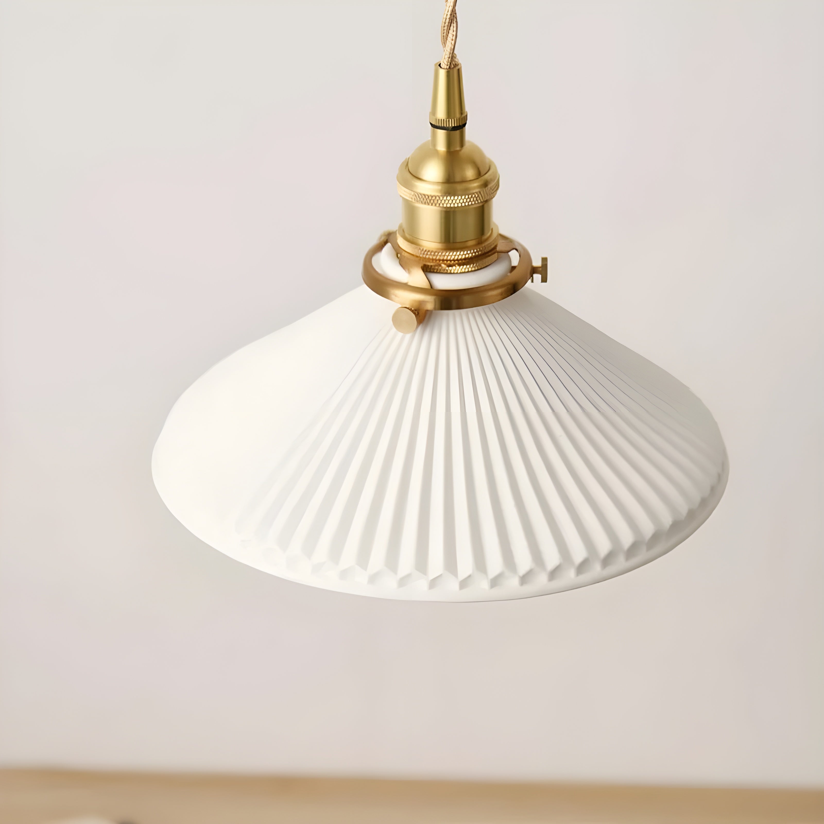 JapandiBeam Light - Japansk keramik hängande lampa med rännmönster