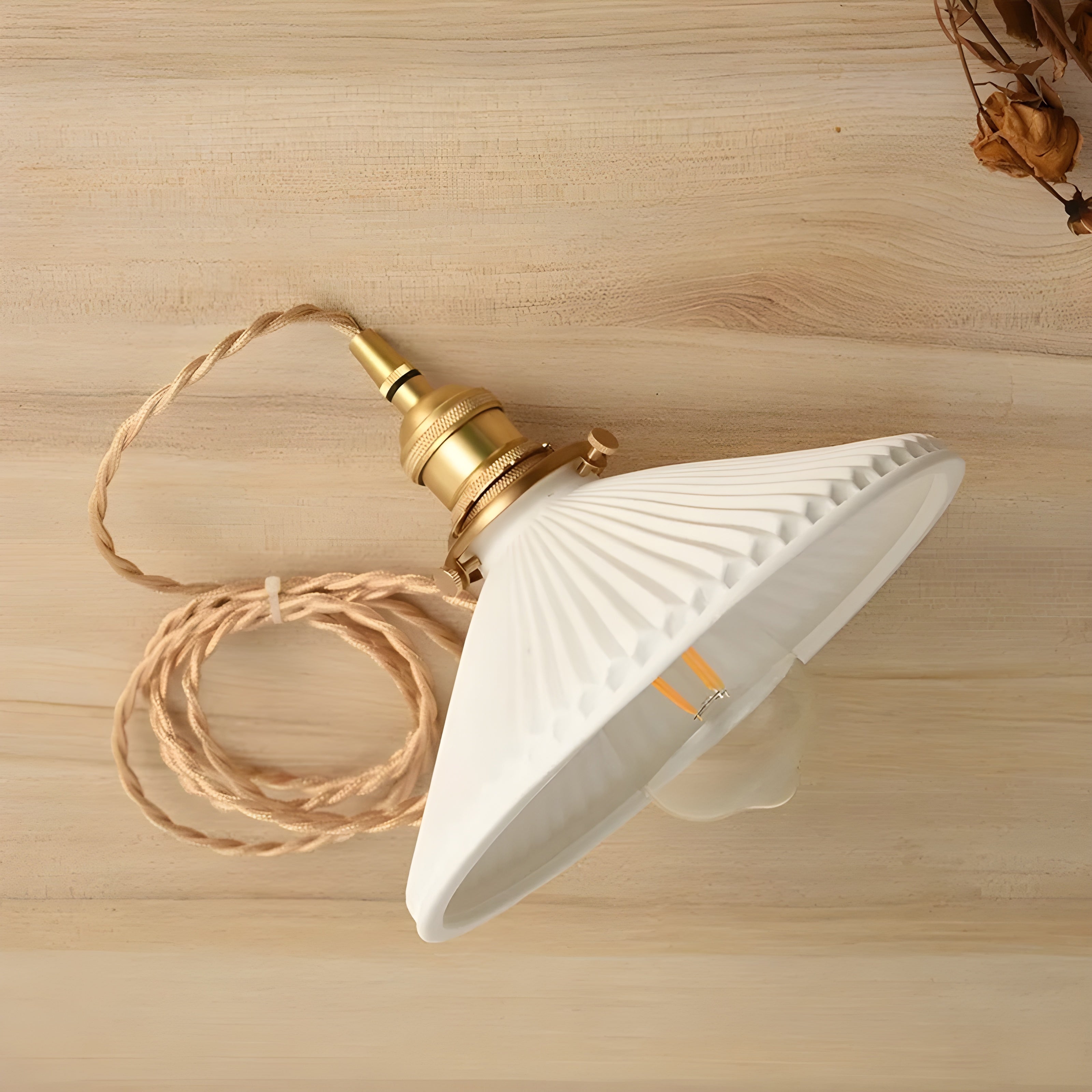 JapandiBeam Light - Japansk keramik hängande lampa med rännmönster