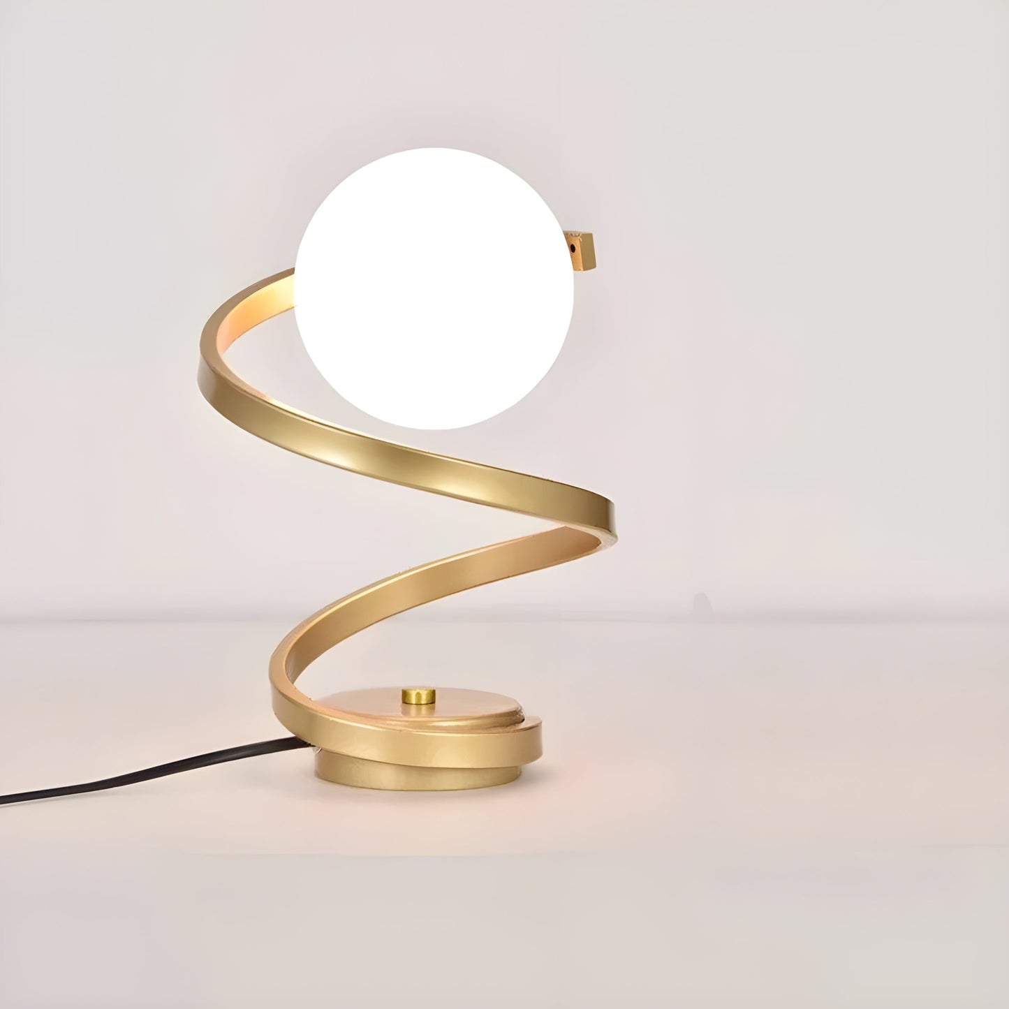 RetroBeam Ljus - Nordisk Retro LED Bordslampa