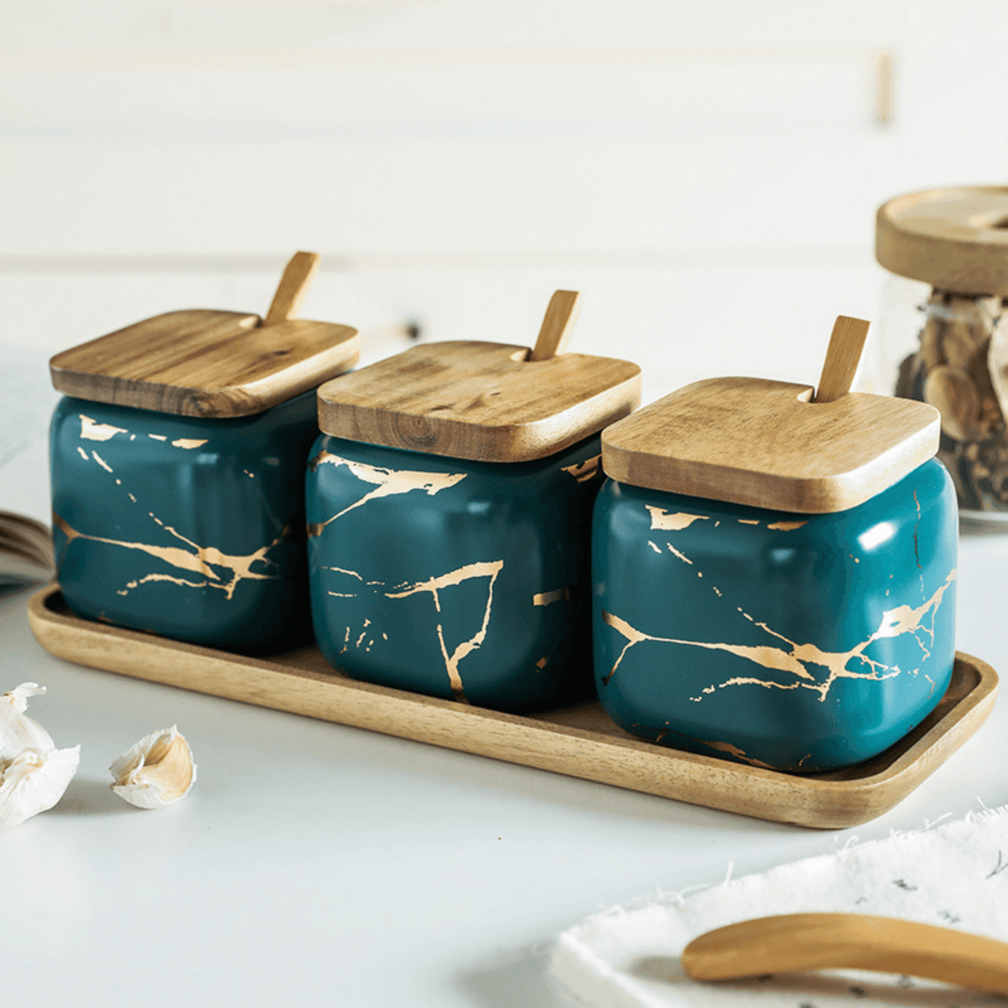 Carvallo – Lyxiga porslin kryddburkar med träfat