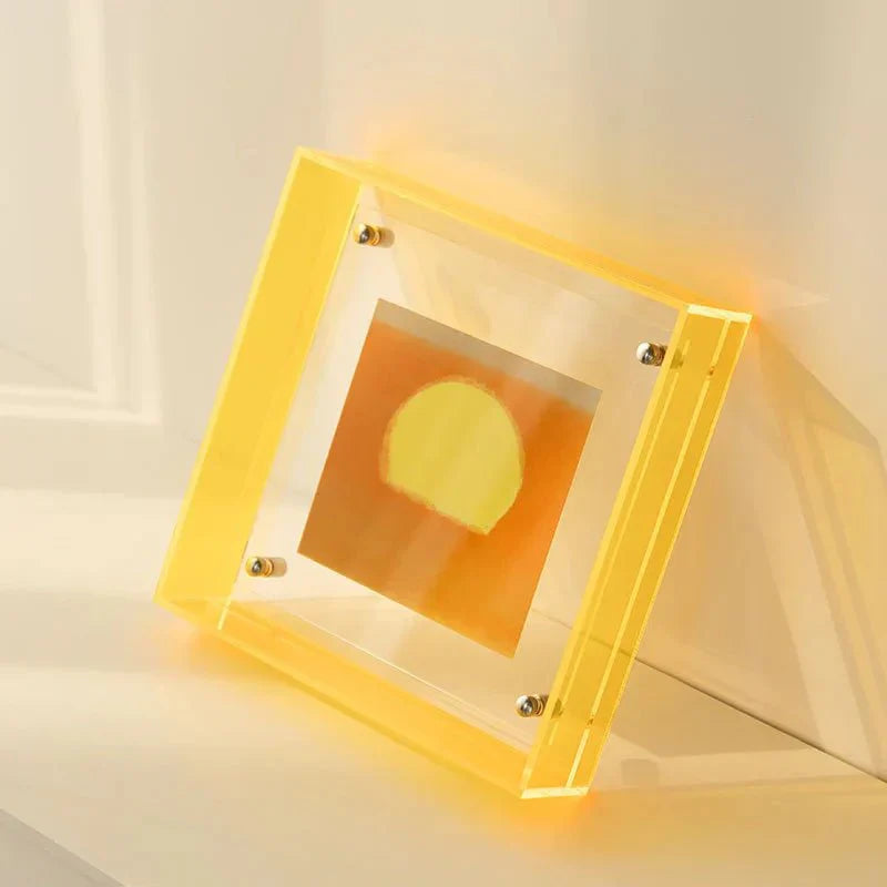 Flytande akryl bildram med livlig genomskinlig design