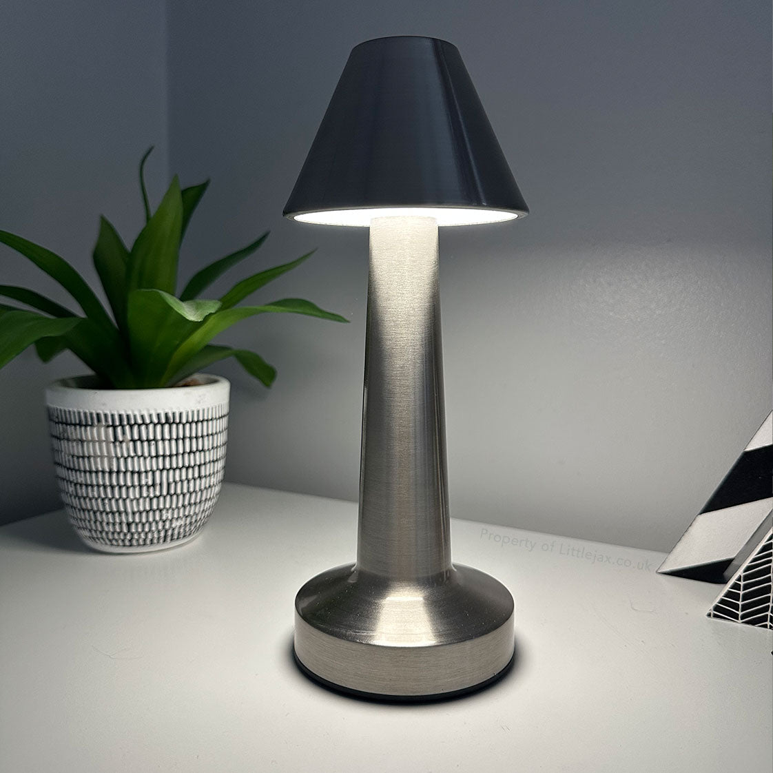 Ambient Oblique Modern Trådlös Bordslampa med 3 Belysningslägen