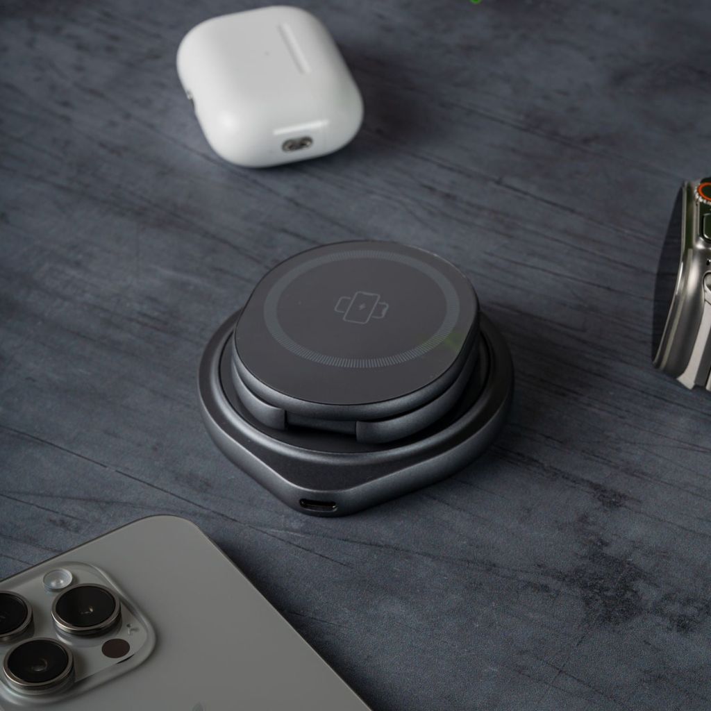 Trådlös laddningsstation med vikbar stativ