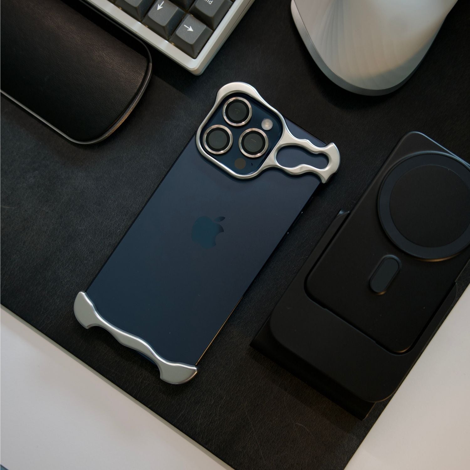 Mobiltelefonfodral med slimmad minimalistisk design