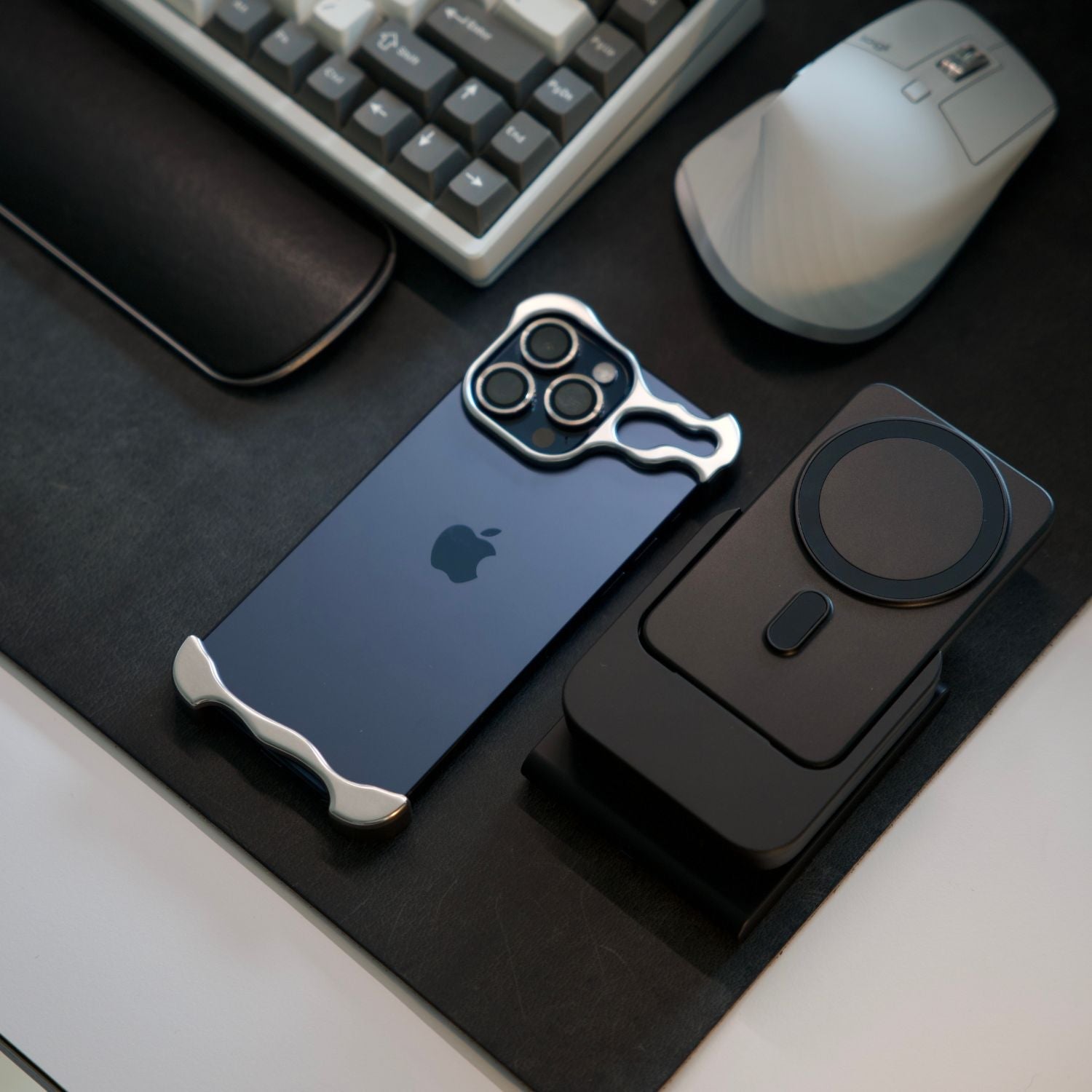 Mobiltelefonfodral med slimmad minimalistisk design