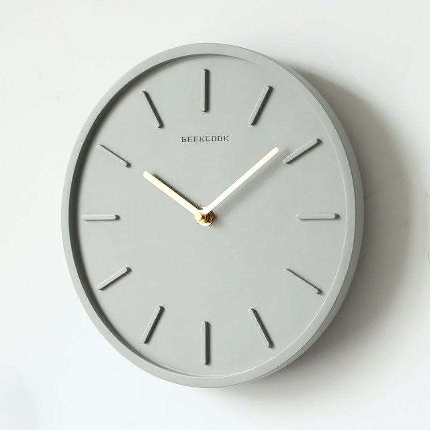 PenduloTime - Modern nordisk väggklocka med elegant pendeldesign