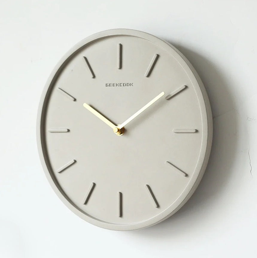 PenduloTime - Modern nordisk väggklocka med elegant pendeldesign