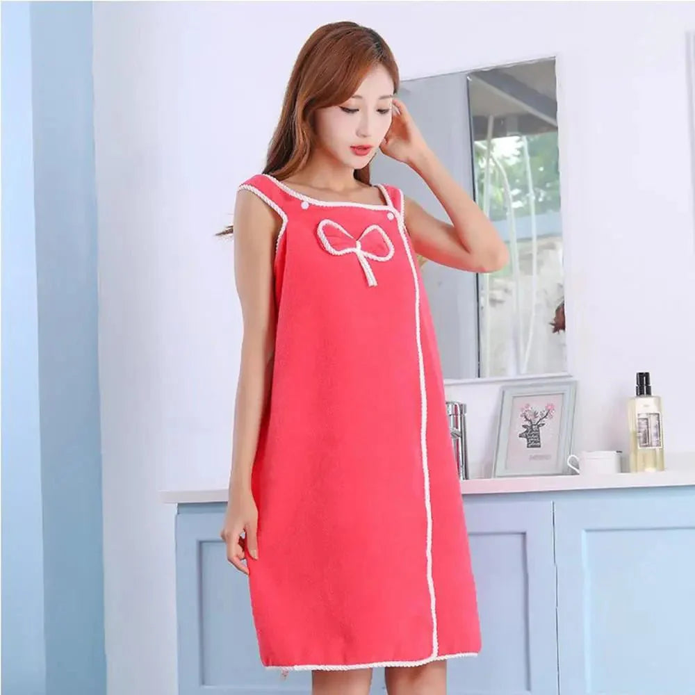 Mjuk dambadrock - Andningsbar korallröd fleecbadrock med axelbar design och tryckknappsöppning för hemmet, spa eller strand