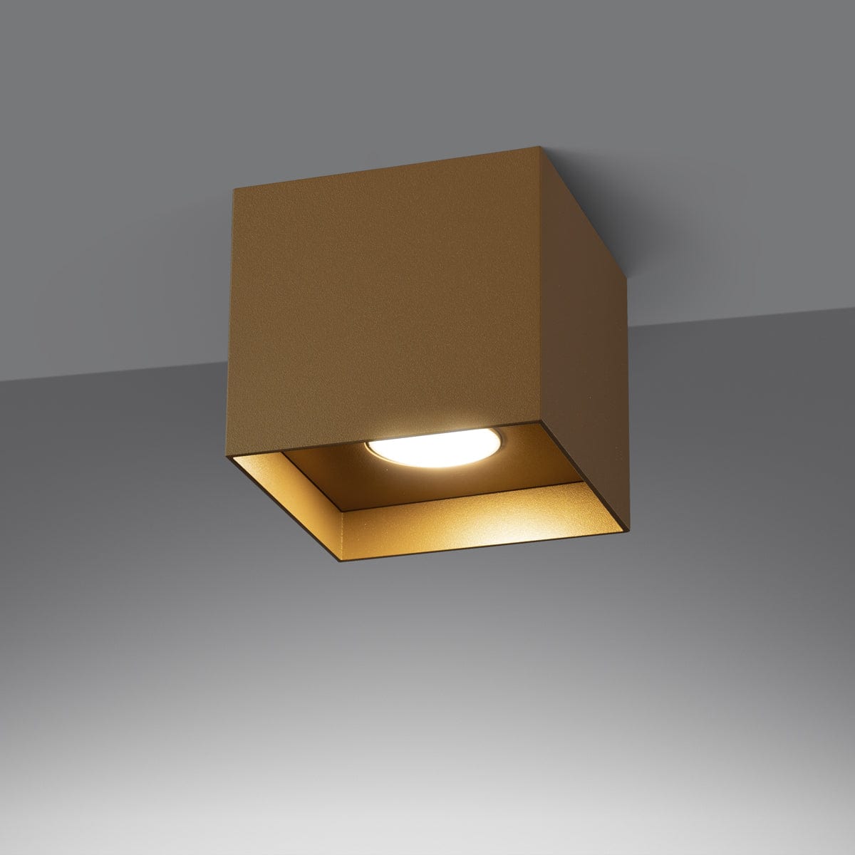 Hati Taklampa - Guld - Industriell Loftstil - Lätt Gipscement - Minimalistisk Design - Enkel Bytning av Glödlampa - Kompakt och Mångsidig