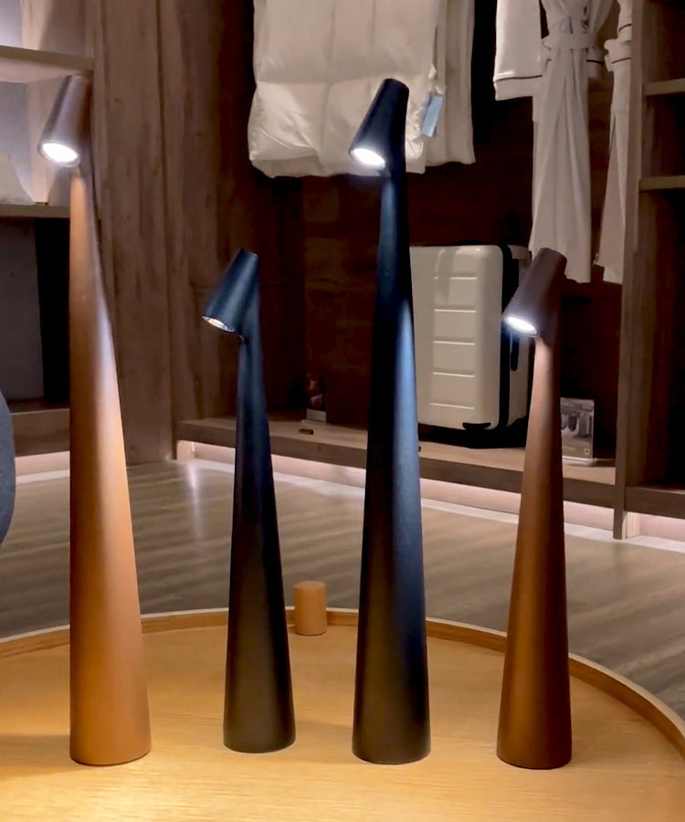 GlowContour – Stilren skrivbordslampa med skulpterad design