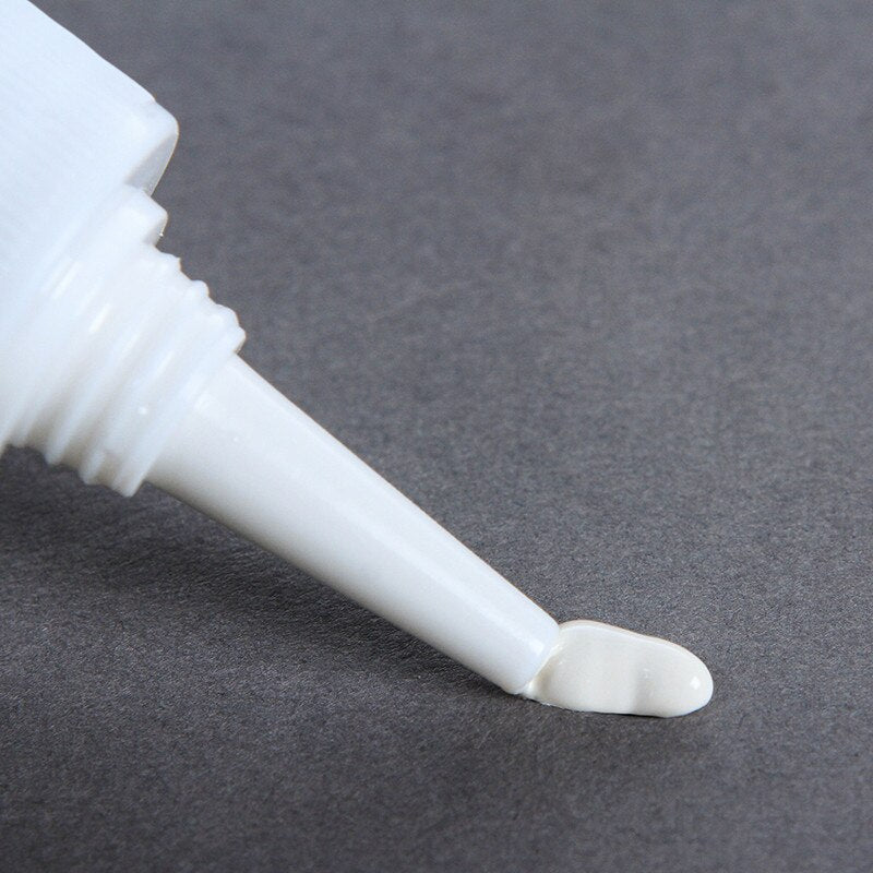 Fugrenoverare - Enkel förnyelse av vita fogar för rena, fräscha utseende plattor