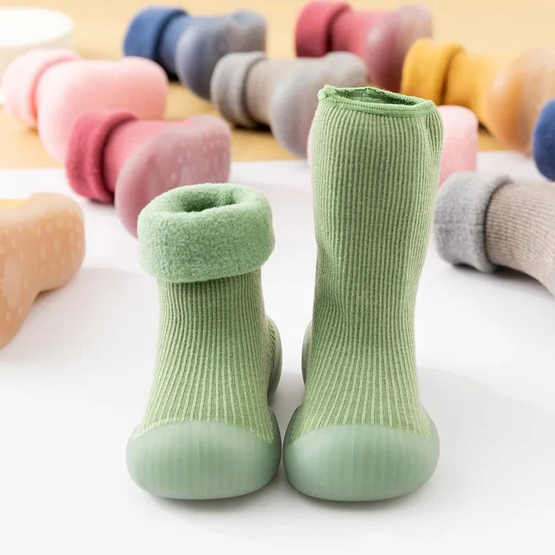 TinySteps Grip Socks - Halkfria babystrumpor med gummisula för säkra första steg