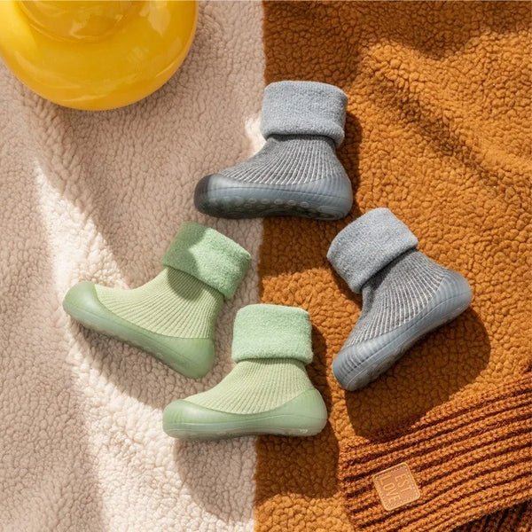 TinySteps Grip Socks - Halkfria babystrumpor med gummisula för säkra första steg
