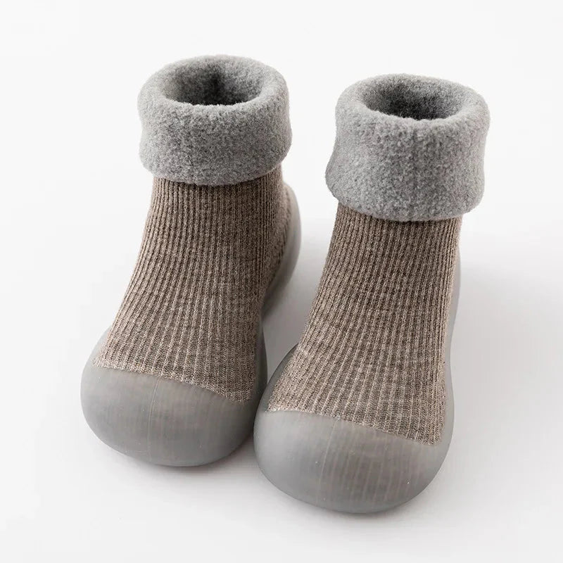 TinySteps Grip Socks - Halkfria babystrumpor med gummisula för säkra första steg