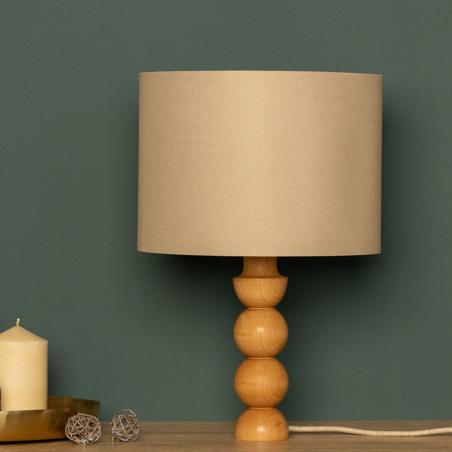 LumiWood – Trä Bordslampa med Tygskärm, Skandinavisk Nattbordslampa