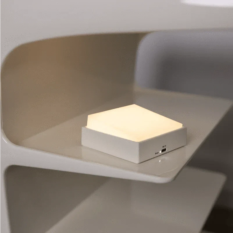 LED Sängbordslampa med magnetisk attraktion – Modern nattdukslamp för sovrum, varm vit ljusglöd, USB uppladdningsbar