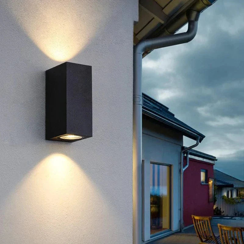 LED Utomhusvägglampa - Vattentålig Design - IP65 Klassad - Hållbart ABS Material - Modern Cylindrisk Form - 6W Effekt - Inomhus/Utebruk