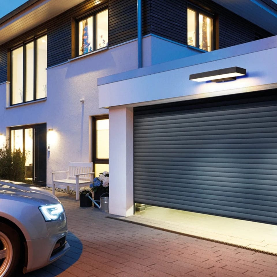 Moderna svarta LED utomhusvägglampor med rörelsesensor och skymning-till-gryning-funktion - Väderbeständig sconce för entré och garage