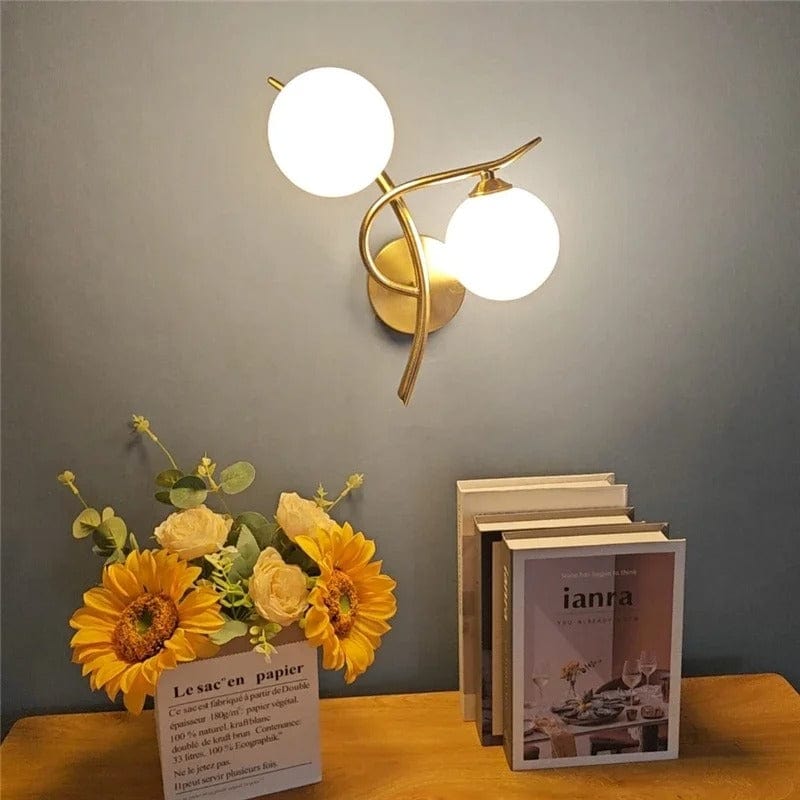 Modern Järn Vägglampa med Glasbollskärm – LED Vägglampor för Inomhus Sovrum och Korridor Sconces